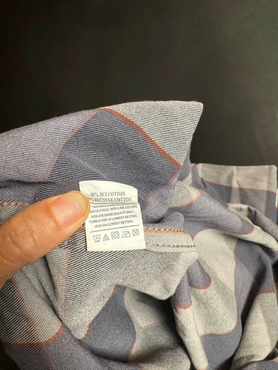 Jetty Plaid Flannel Shirt Men’s Small Gray Blue Eco Cotton Button Up NWT - Picture 4 of 5